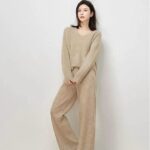 Women's Casual Soft Breathable Cashmere Sweater Set Lady Loose Clothes 2-Piece Set Customized Color Knitted Twin Set for Autumn