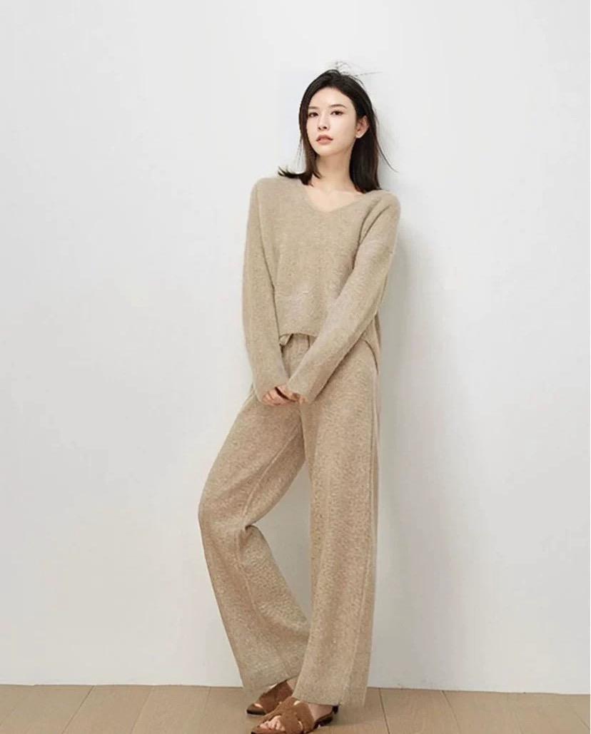Hf1fc538c35824d7080f5b93d5211b8eey Women's Casual Soft Breathable Cashmere Sweater Set Lady Loose Clothes 2-Piece Set Customized Color Knitted Twin Set for Autumn - Image 1